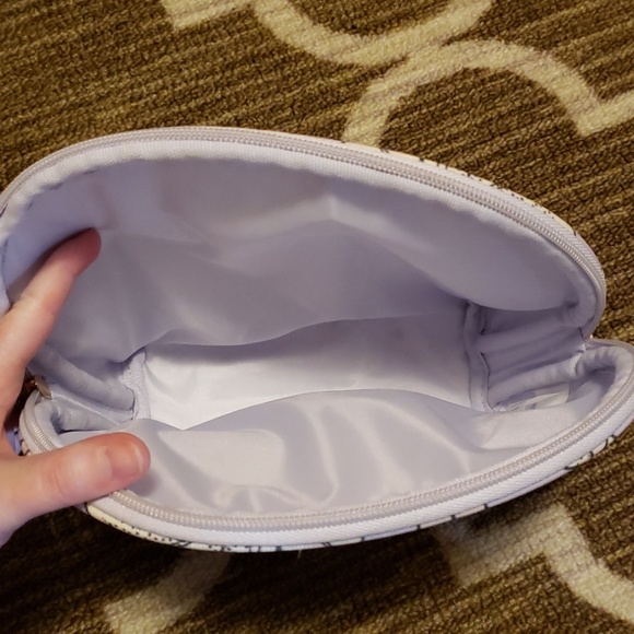 Early Black Friday! Floral makeup bag - Picture 4 of 4